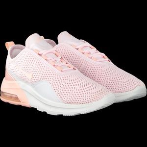 Nike Air Max Motion 2 Women’s Sneakers